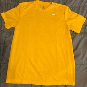 Nike Men's Bright Yellow Short Sleeve Tee Dri-Fit Men’s Large